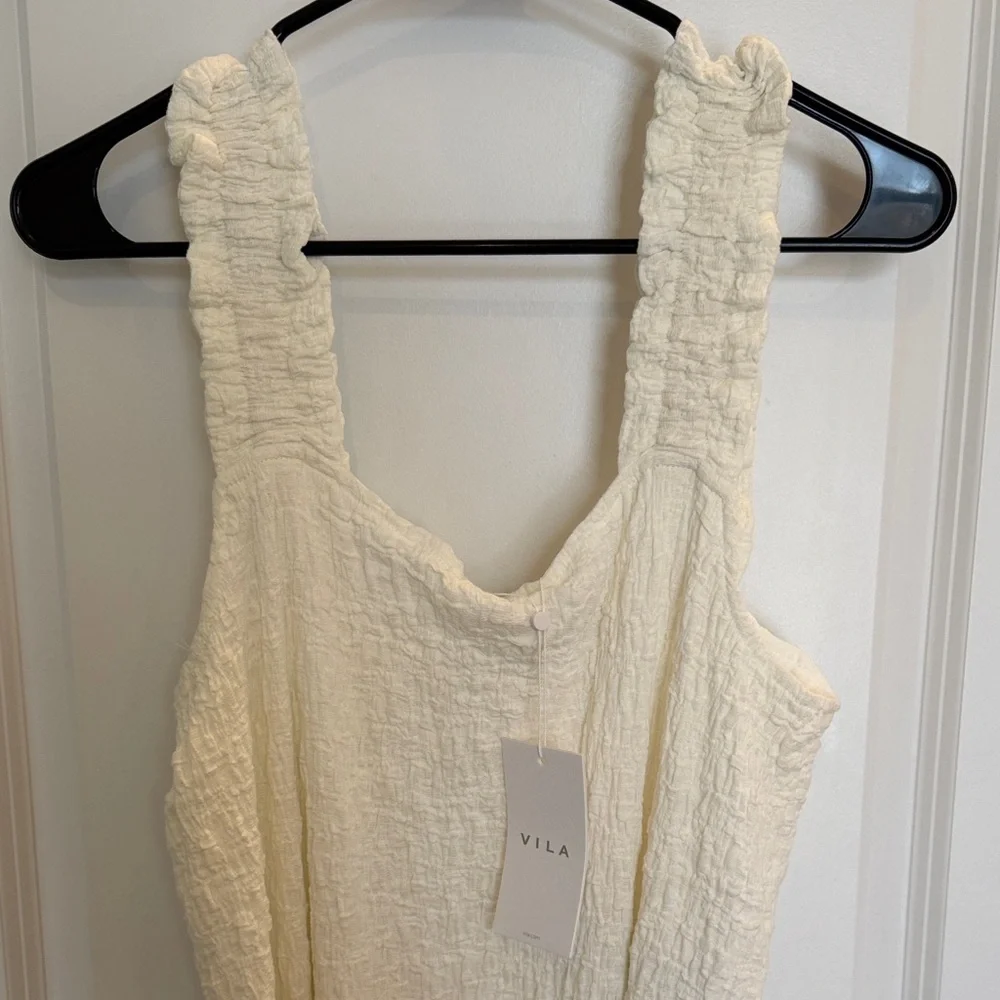 VILA Ivory Textured Sleeveless Midi Dress - Picture 2 of 4